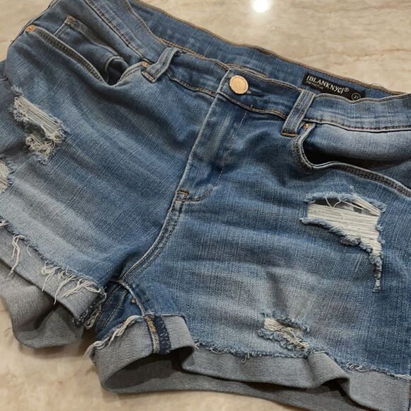 Blank NYC distressed jean short, size 27 - Picture 5 of 6
